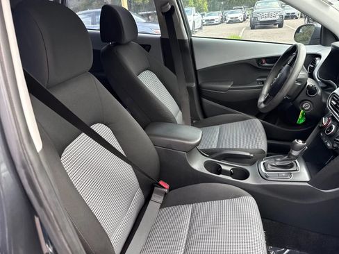 Used 2021 Hyundai Kona SE FWD image 15