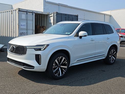 New 2026 Volvo XC90 B5 Core AWD/4WD image 3