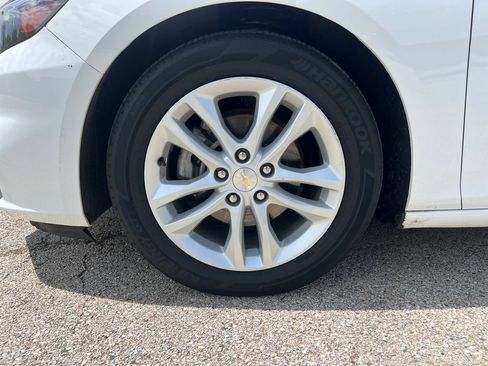 Used 2017 Chevrolet Malibu LT FWD image 26