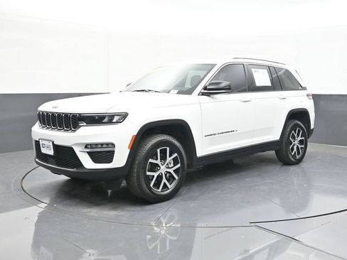 Used 2024 Jeep Grand Cherokee Limited w/ Trailer Tow Package AWD/4WD image 4