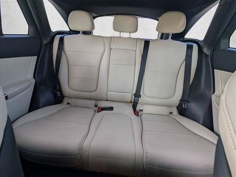 Used 2023 Mercedes-Benz GLC 300 image 19
