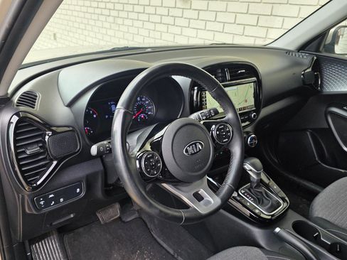 Used 2020 Kia Soul EX FWD image 9