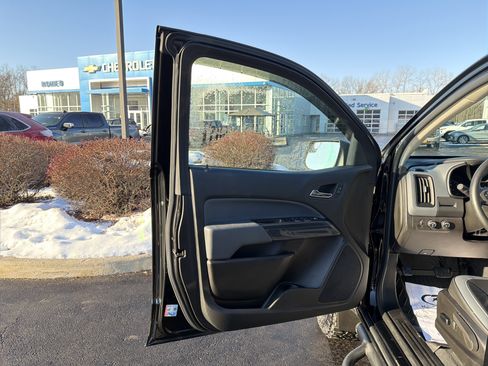 Used 2022 Chevrolet Colorado Z71 image 11