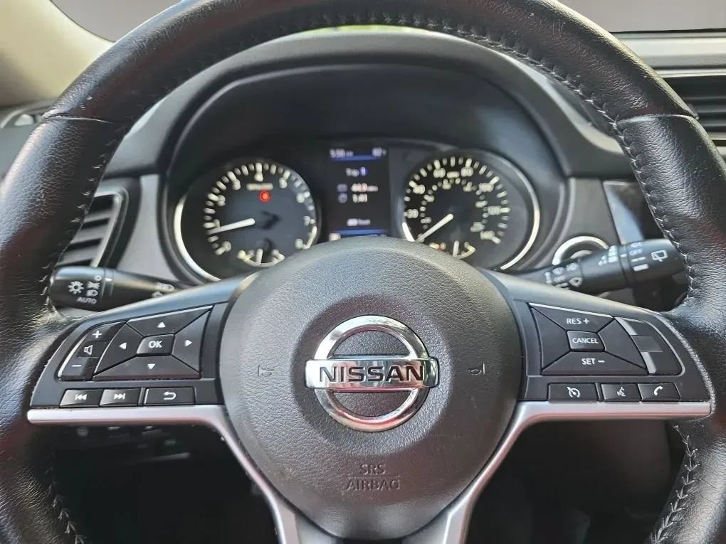 Used 2020 Nissan Rogue SV FWD image 17