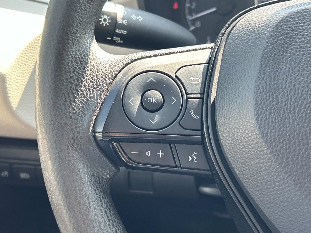 Used 2021 Toyota Corolla LE FWD image 23