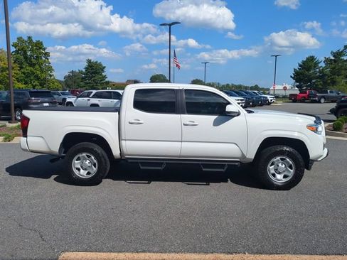 Used 2022 Toyota Tacoma SR w/ SR Convenience Package RWD image 3