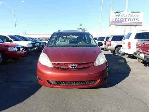 Used 2007 Toyota Sienna CE image 2