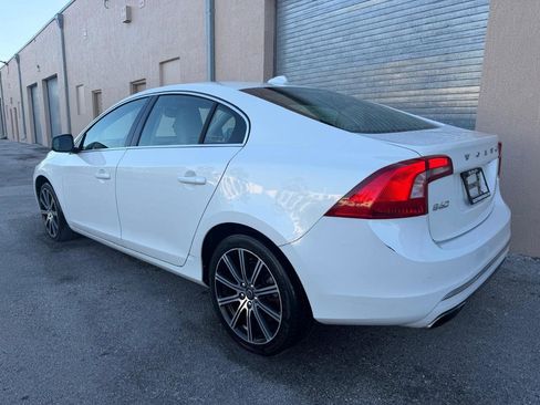 Used 2018 Volvo S60 T5 Inscription image 10