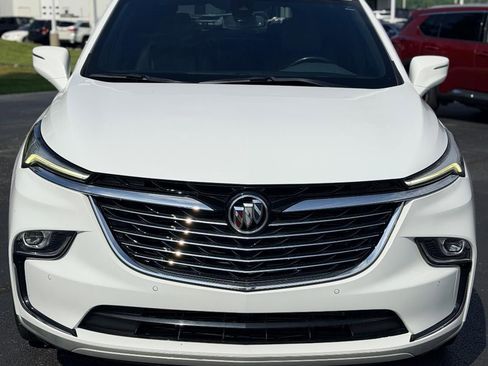 Used 2023 Buick Enclave Essence w/ Experience Buick Package FWD image 2
