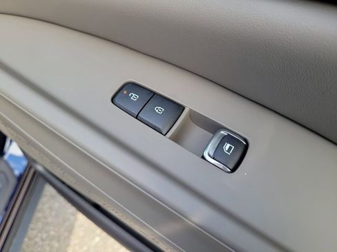 New 2026 Kia Carnival FWD image 11