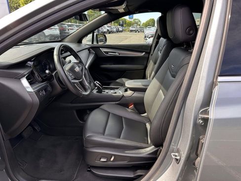 Used 2023 Cadillac XT5 Luxury AWD/4WD image 11