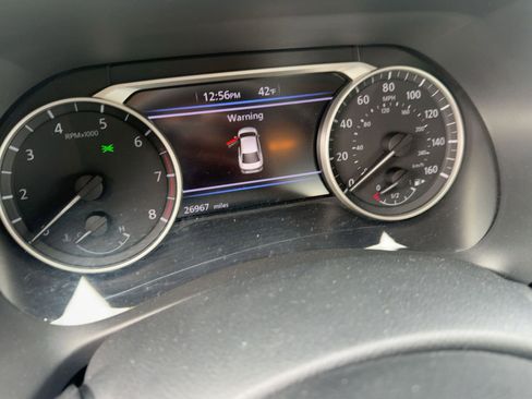 Used 2025 Nissan Sentra SV image 10