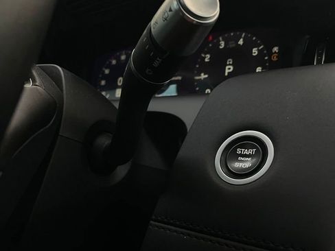 Used 2021 Land Rover Discovery Sport SE image 25