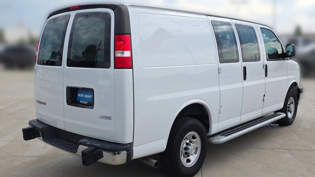 Used 2024 Chevrolet Express 2500 w/ Driver Convenience Package RWD image 5