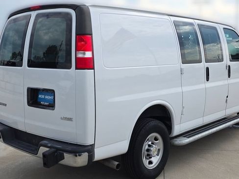 Used 2024 Chevrolet Express 2500 w/ Driver Convenience Package RWD image 5