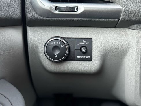 Used 2016 GMC Acadia SLE image 13