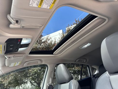 Used 2021 Subaru Crosstrek 2.5i Sport w/ Moonroof Package AWD/4WD image 36