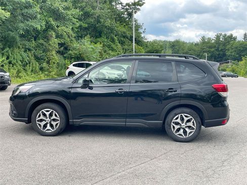 Certified 2024 Subaru Forester Premium AWD/4WD image 2