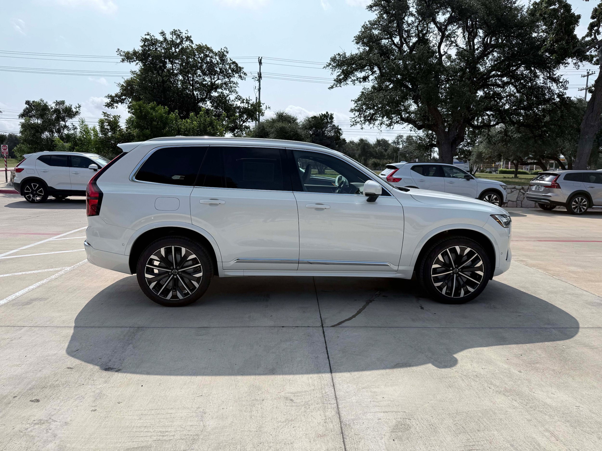 New 2026 Volvo XC90 B6 Plus w/ Protection Package Premier AWD/4WD image 7