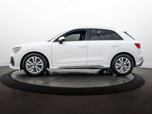 Used 2023 Chevrolet Traverse Premier w/ Redline Edition AWD/4WD image 7