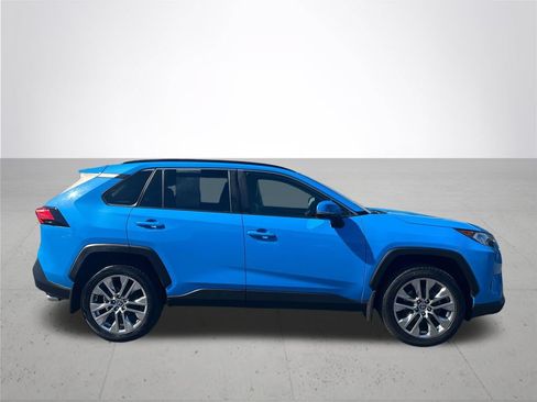Used 2021 Toyota RAV4 XLE Premium AWD/4WD image 6