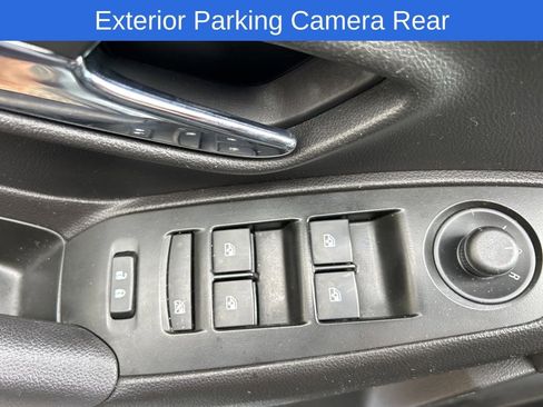 Used 2019 Chevrolet Trax LT w/ LT Convenience Package FWD image 8