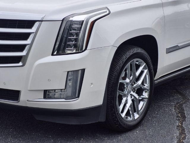 Used 2018 Cadillac Escalade Premium Luxury AWD/4WD image 8