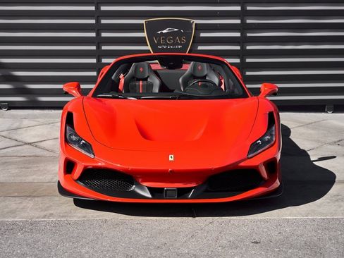 Used 2022 Ferrari F8 Tributo image 18