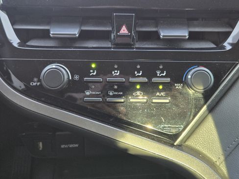 Used 2021 Toyota Camry LE FWD image 15