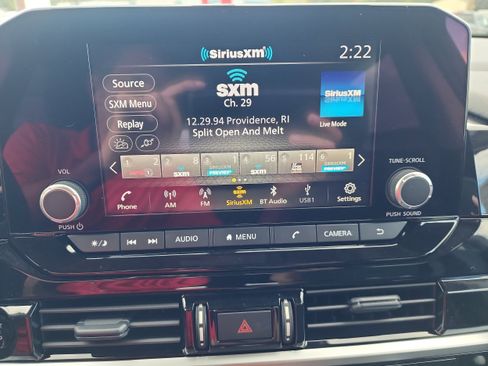 New 2025 Nissan Pathfinder SV w/ Black Appearance Package image 16