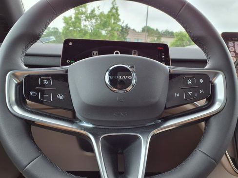 New 2025 Volvo EX90 Plus image 20