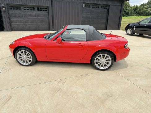 Used 2007 MAZDA MX-5 Miata Touring RWD image 8