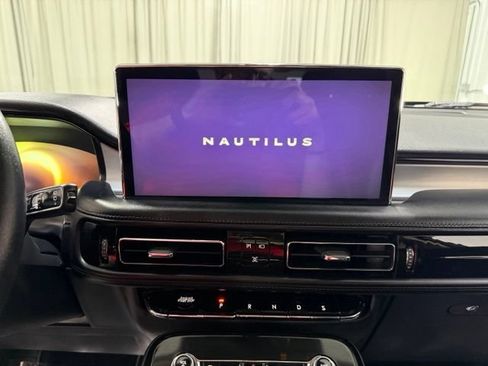 Used 2023 Lincoln Nautilus AWD w/ Premium Package image 14