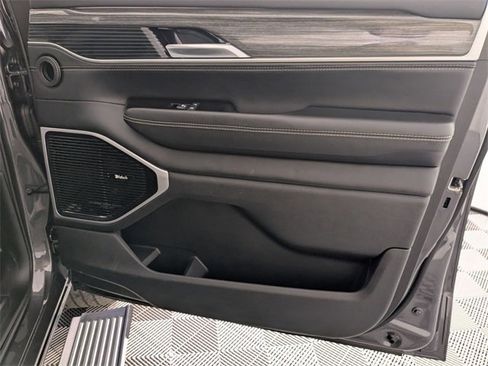 Used 2022 Jeep Wagoneer Series III w/ Premium Group I image 37