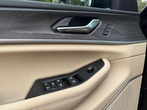 New 2026 Jeep Grand Cherokee Limited w/ Luxury Tech Group II RWD image 19