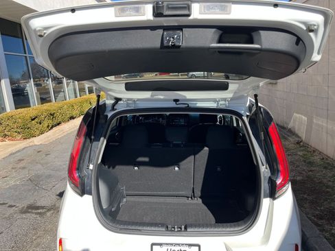 Used 2025 Kia Soul LX w/ LX Technology Package image 30