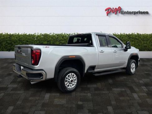Used 2022 GMC Sierra 2500 SLE w/ SLE Value Package; image 8