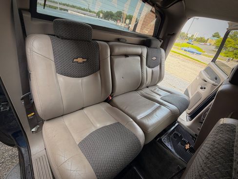 Used 2002 Chevrolet Avalanche 2500 AWD/4WD image 32