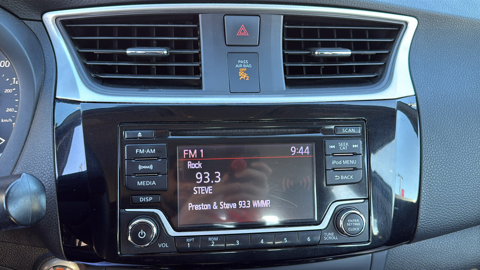 Used 2017 Nissan Sentra SV FWD image 13