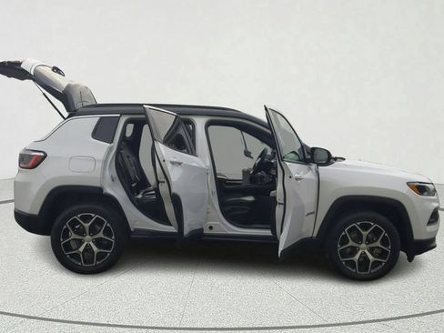 Used 2024 Jeep Compass Limited AWD/4WD image 14