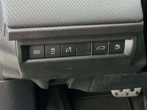 Used 2025 Toyota Camry SE w/ Multimedia Upgrade Package image 17