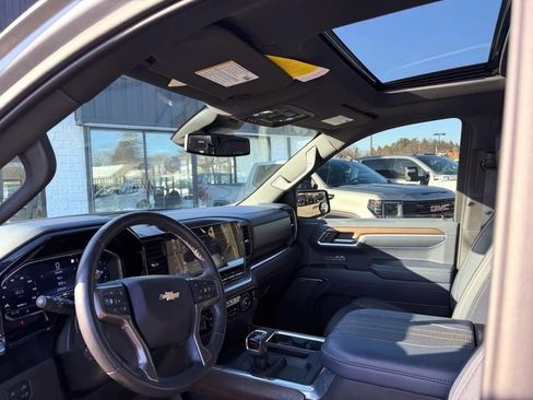 Used 2023 Chevrolet Silverado 1500 High Country w/ Z71 Off-Road Package image 15