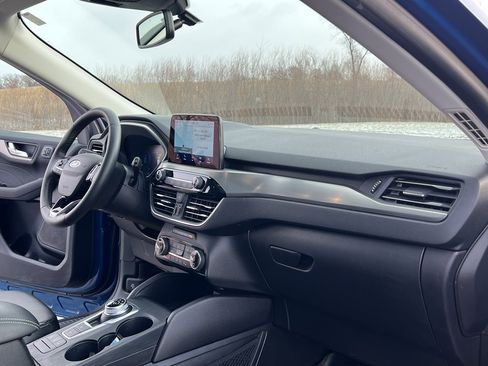 Used 2022 Ford Escape Titanium w/ Class II Trailer Tow Package image 28