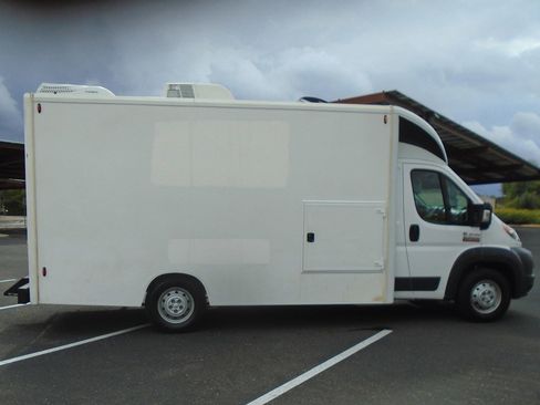 Used 2018 RAM ProMaster 3500 w/ Premium Appearance Group image 6