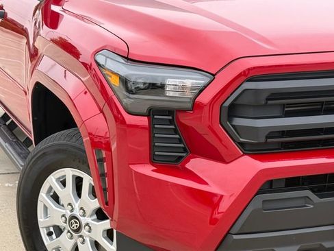 Used 2024 Toyota Tacoma SR RWD image 3