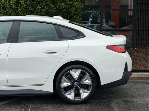 Used 2023 BMW i4 eDrive35 RWD image 11