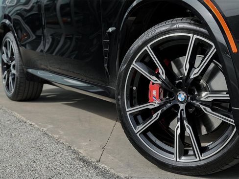 Used 2025 BMW X5 M60i image 2