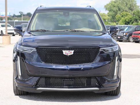 Used 2021 Cadillac XT6 Sport w/ Platinum Package AWD/4WD image 2