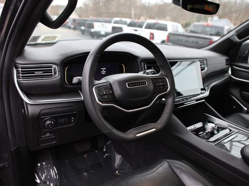 Used 2022 Jeep Wagoneer Series I w/ Premium Group I image 18