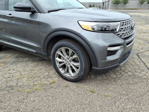 Used 2023 Ford Explorer Limited w/ Equipment Group 301A AWD/4WD image 4